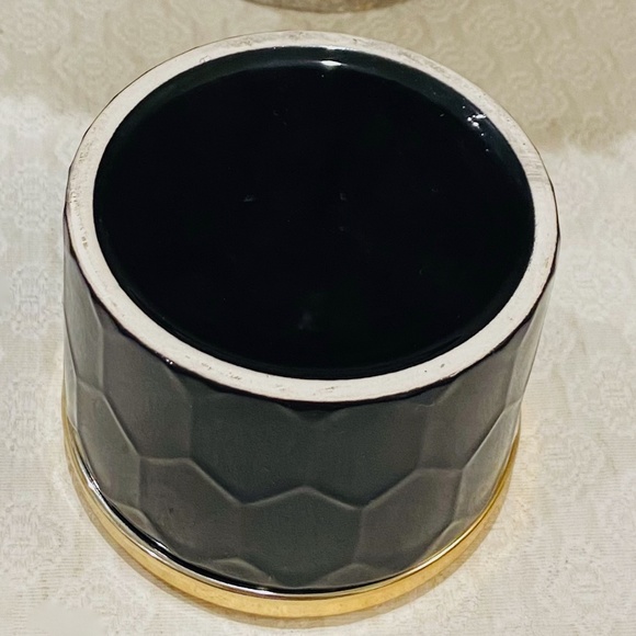 F3-BUNDLE ONLY!Black Honeycomb Trinket Box with Gold Lid - Picture 2 of 9